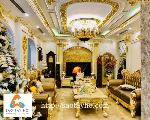 Vệ sinh sàn nhà và nội thất