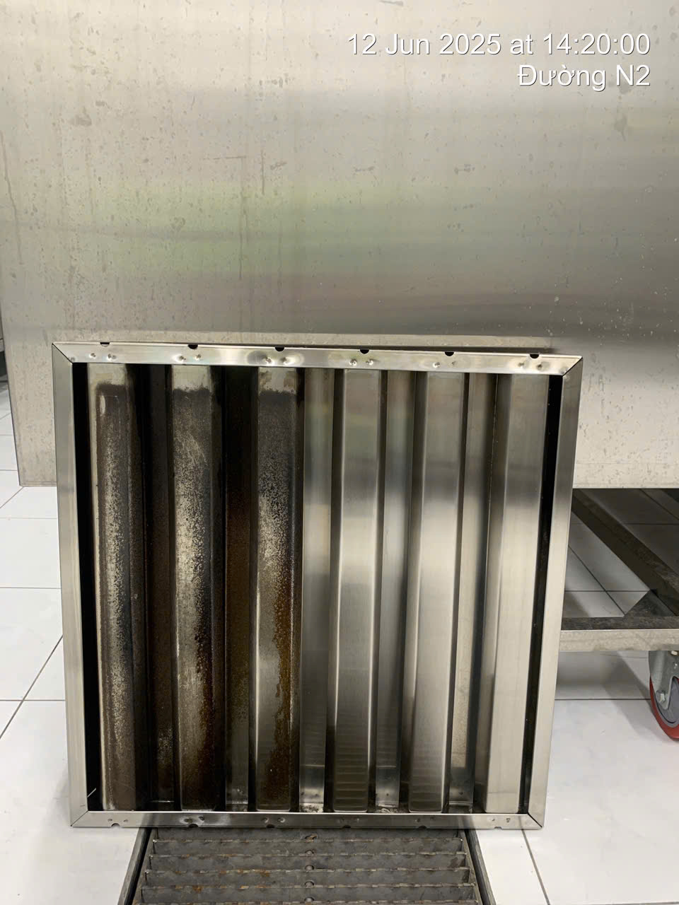 vệ sinh bếp công nghiệp