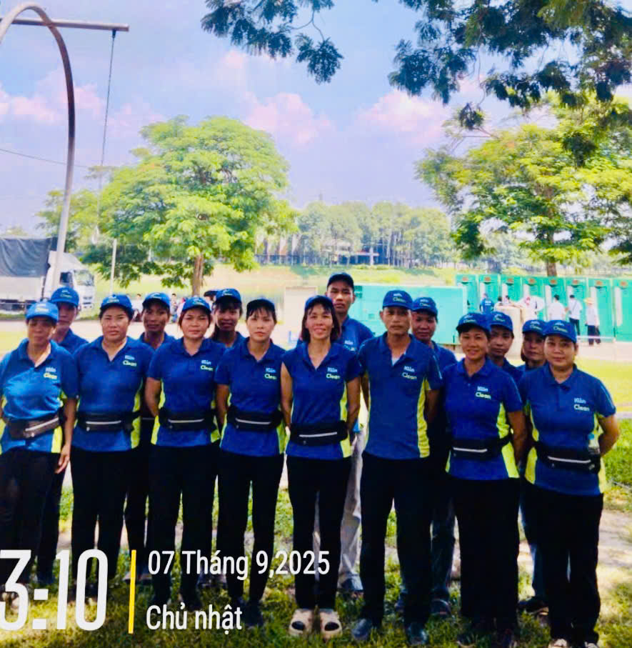 Vệ sinh sự kiện Red Bull Húc Fest